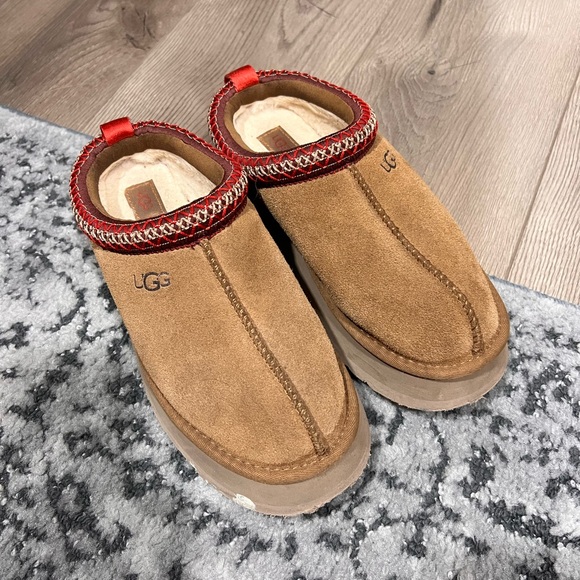 UGG Shoes - UGG Tazz platform slipper